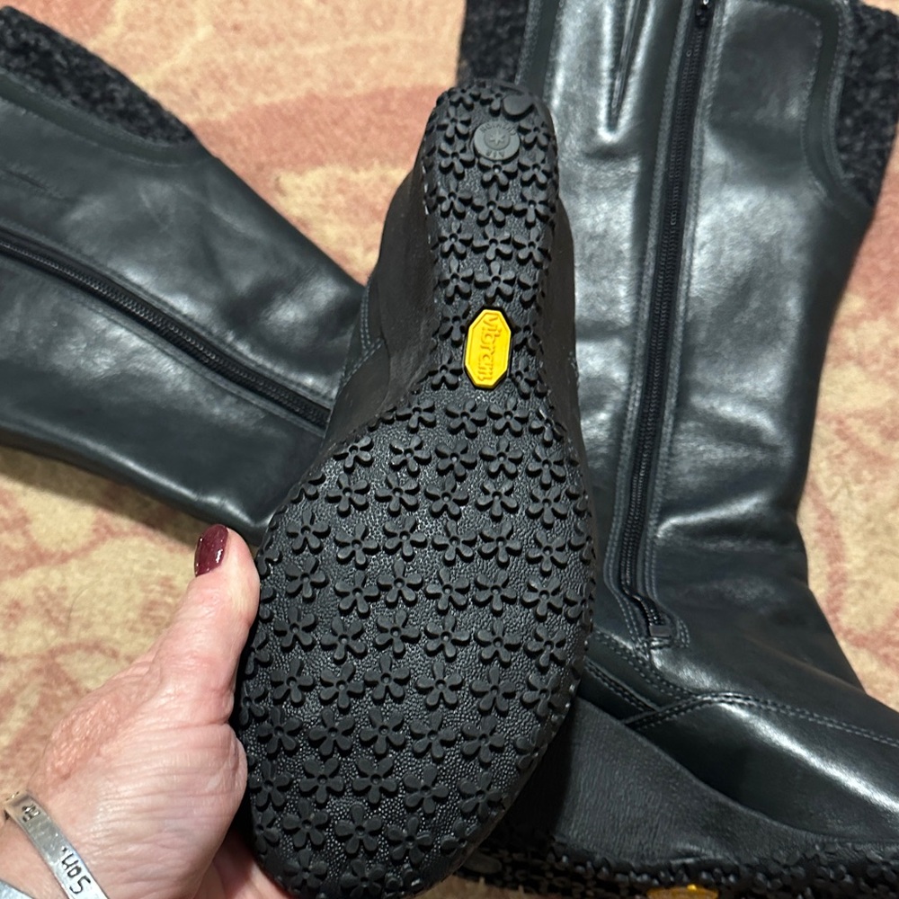 Merrell Larkspur Black Leather Wedge Boots - Picture 4 of 8